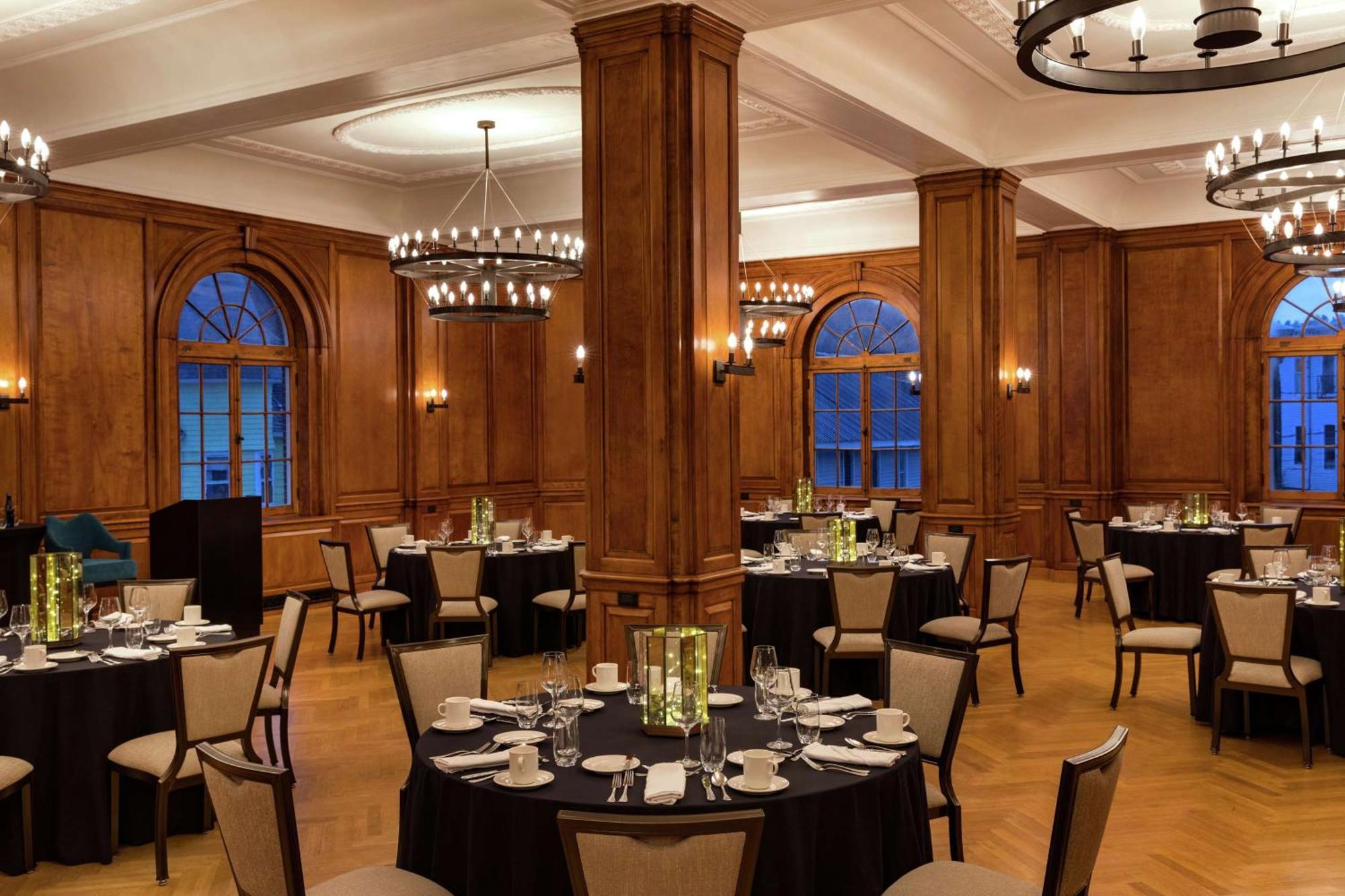 Hotel Saranac, Curio Collection By Hilton Saranac Lake Ngoại thất bức ảnh