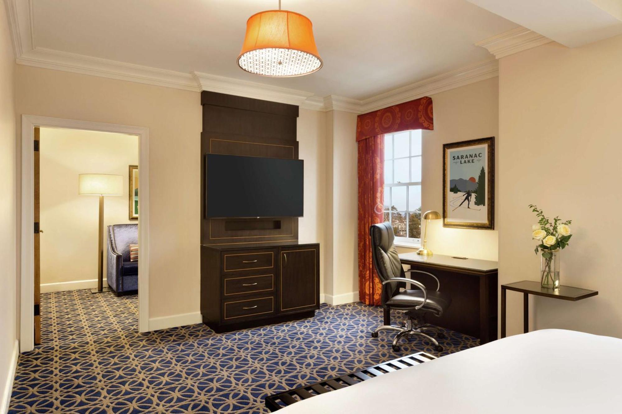 Hotel Saranac, Curio Collection By Hilton Saranac Lake Ngoại thất bức ảnh