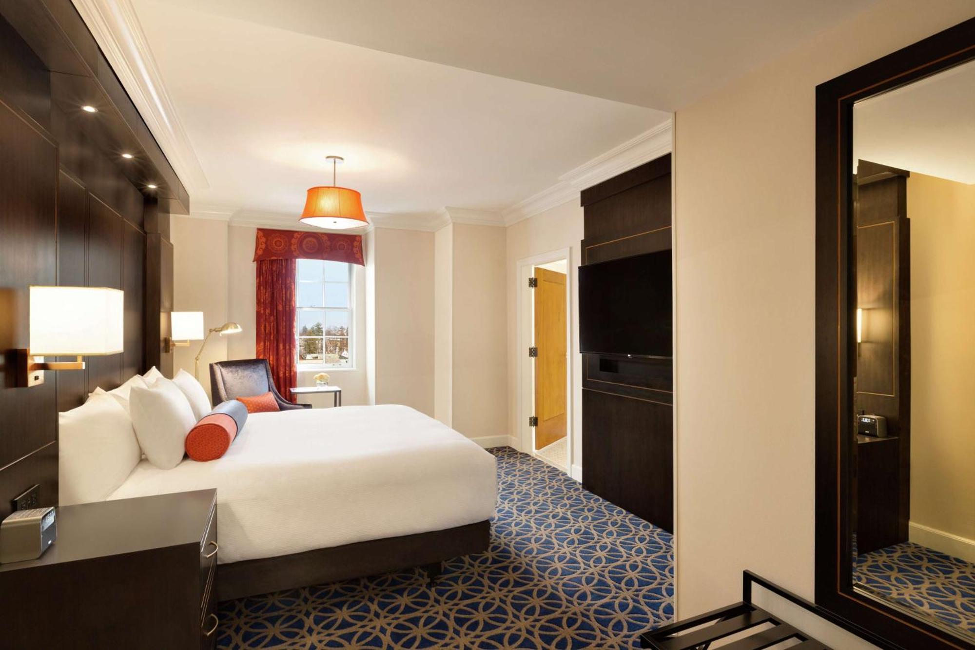 Hotel Saranac, Curio Collection By Hilton Saranac Lake Ngoại thất bức ảnh