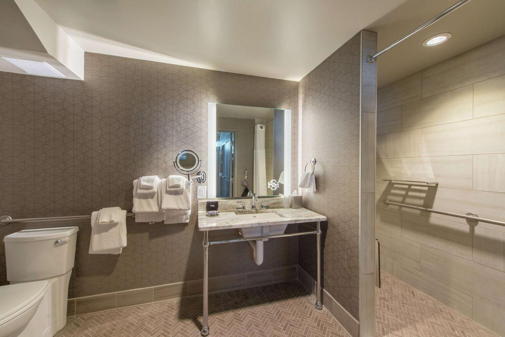 Hotel Saranac, Curio Collection By Hilton Saranac Lake Ngoại thất bức ảnh
