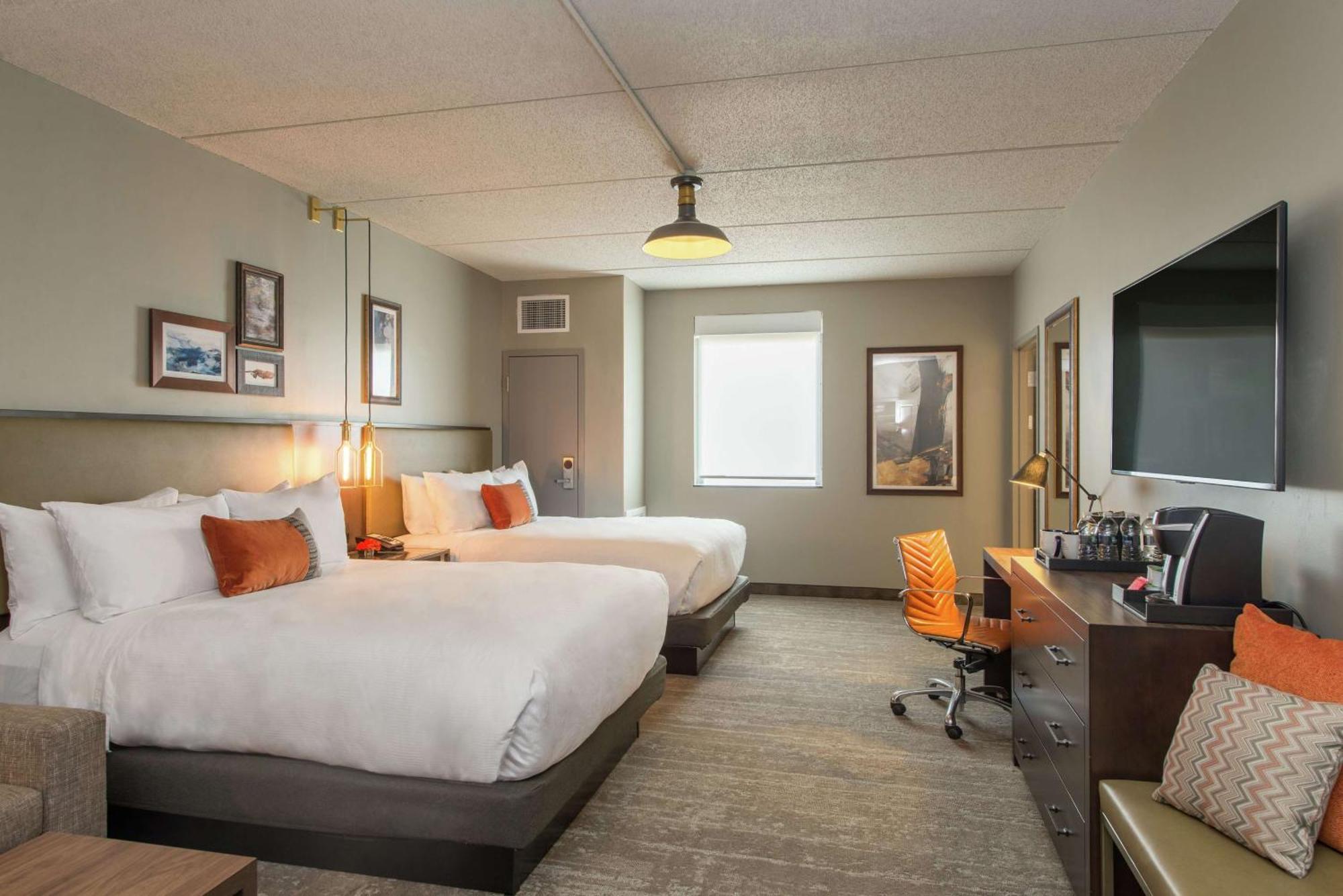 Hotel Saranac, Curio Collection By Hilton Saranac Lake Ngoại thất bức ảnh