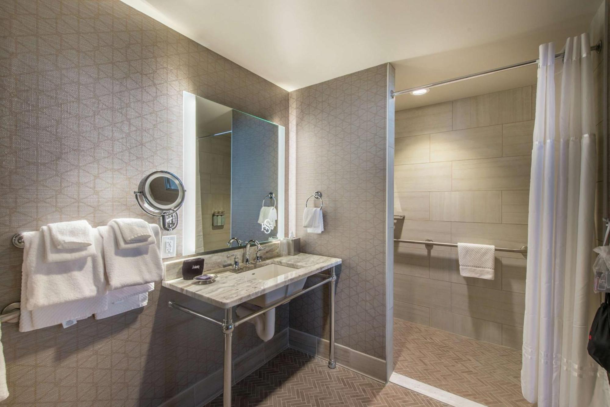 Hotel Saranac, Curio Collection By Hilton Saranac Lake Ngoại thất bức ảnh